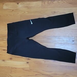 Black Nike leggings